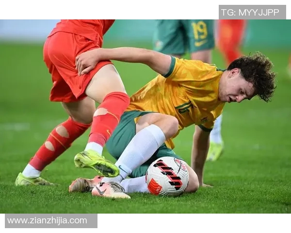 足球明星们为何热衷佩戴手套的背后故事与精彩瞬间分享